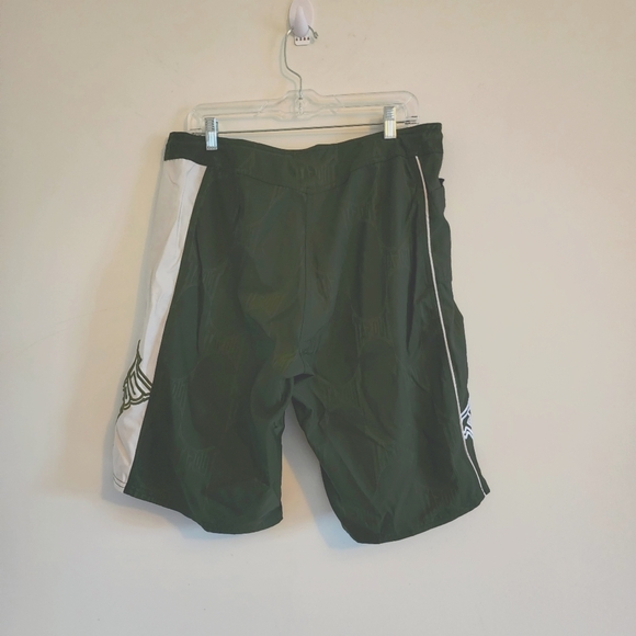 TAPOUT Men's Olive Green, White and Black Fight Shorts Size Large - Picture 4 of 9